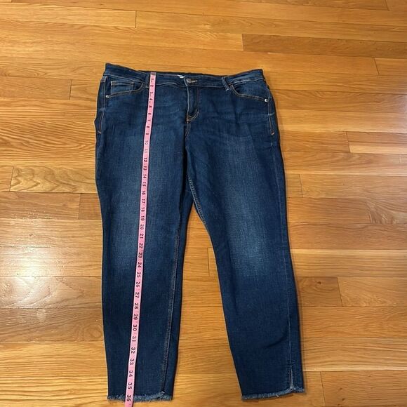 Old navy rockstar super skinny raw hem bottom jeans size 16. - Picture 6 of 8